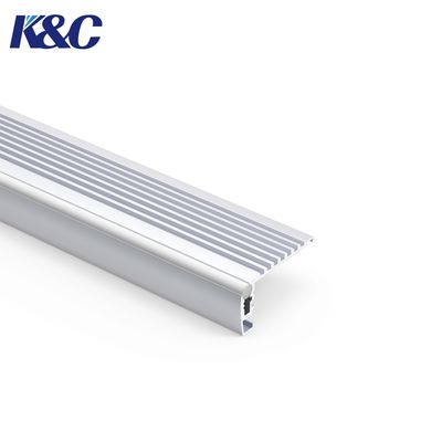 6063 アルミニウム LED ステップライトプロファイル 43.37x22.5mm PCディフューザー付き
